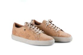 Shoe made with cork leather