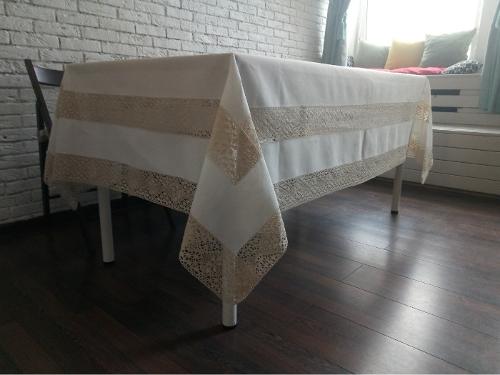 Bleached linen  tablecloth with  2 rows of lace