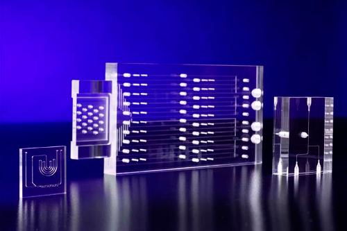 microfluidic plastic manifolds