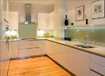 White gloss lacquered kitchen